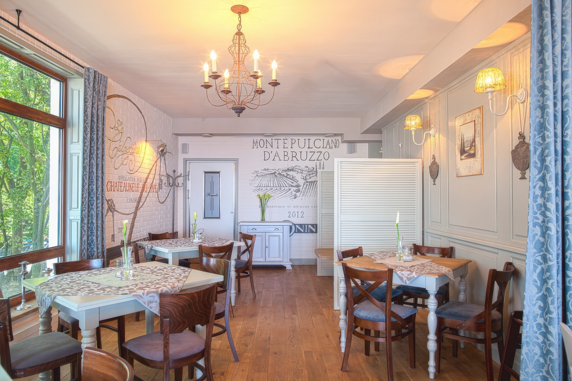 Restauracja Pergola Kołobrzeg — sala winna Chateauneuf du Pape