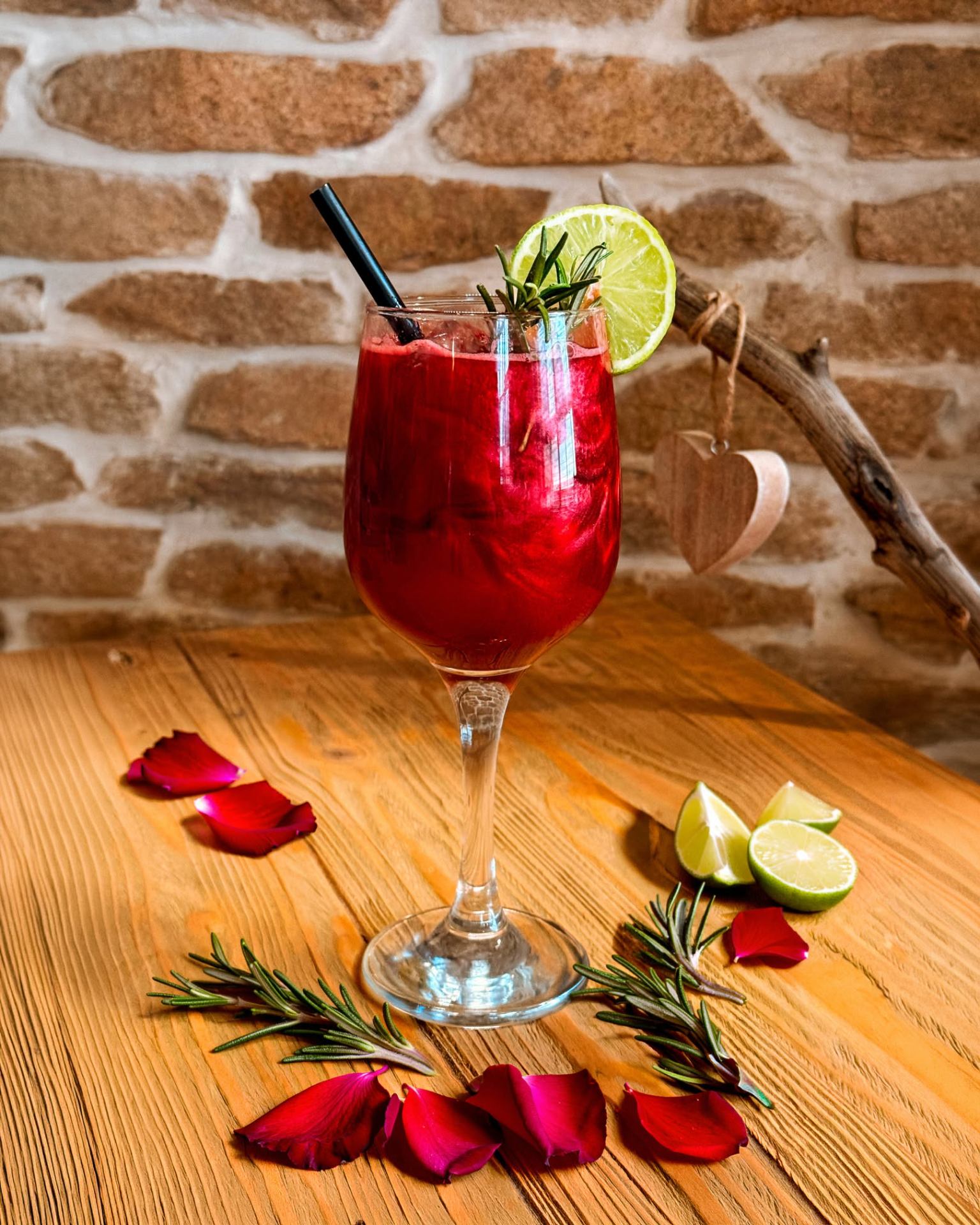 Cocktail with lime and rosemary – Pergola Restaurant